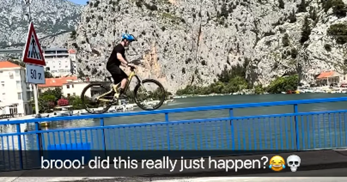 VIDEO Vozio bicikl po ogradi mosta iznad Cetine, a onda je sve krenulo po zlu: 'Stari...'