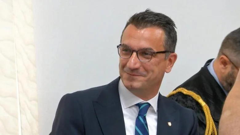 Gradsko veče tražilo Velaja na sednici, SPAK odbio zahtev! Nijedan advokat na suđenju, kazna od 10 hiljada lek! Gradonačelniku se obustavljaju rokovi pritvora