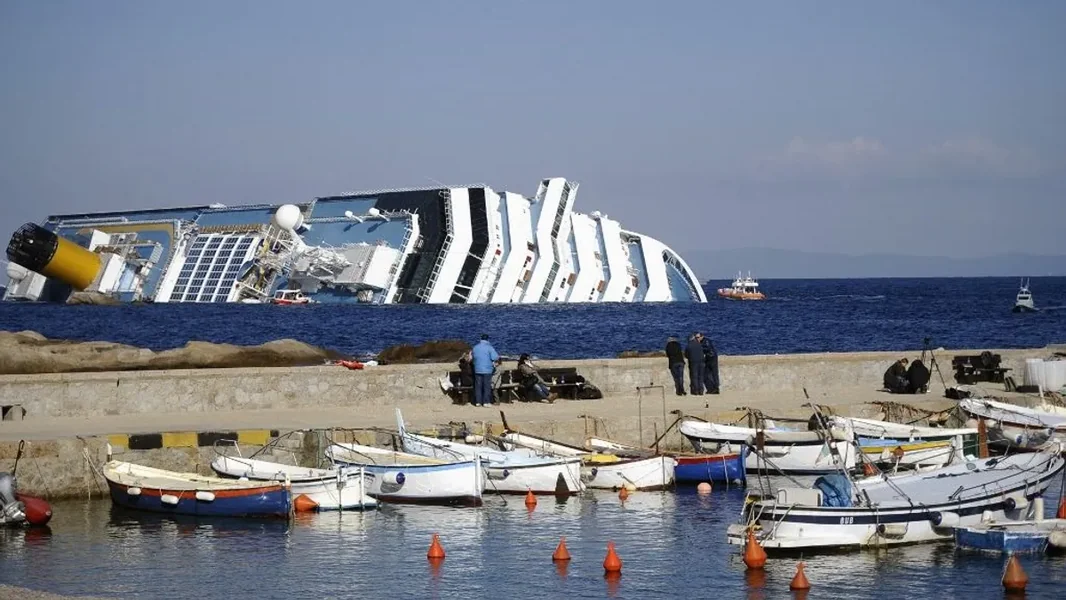 Kruzer za krstarenje nasukao se pored ostrva Giglio i prevrnuo se - mnogi su poginuli
