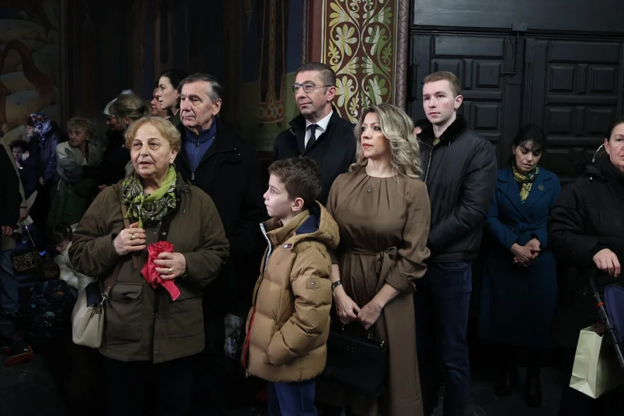 Mickoski za Božić: Snaga države počinje od doma, da gradimo budućnost za našu decu - Nova Makedonija