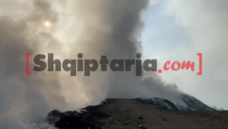 Nastavlja se požar na odlagalištu otpada u Fushe-Kruje, dim prekriva područje (VIDEO) - Shqiptarja.com