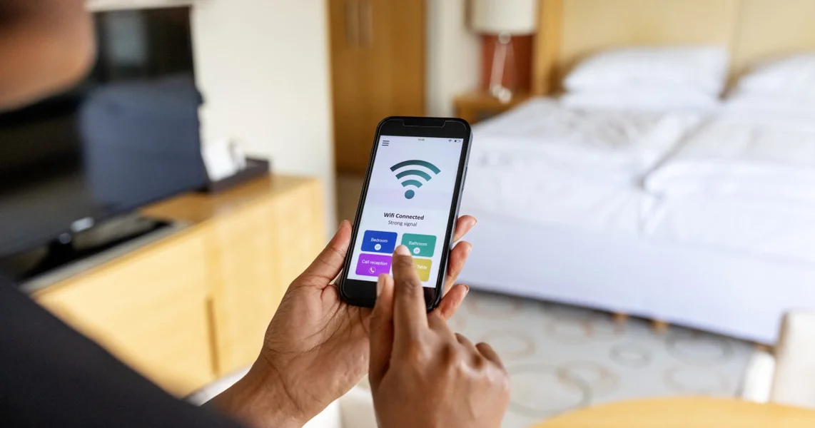 Zamka besplatnih Wi-Fi mreža: kako ti mogu biti ukradene lozinke i novac kada se povežeš na internet na aerodromu, u hotelu ili kafićima