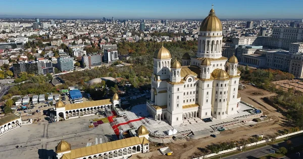 Nacionalna katedrala otvorena je od danas za period praznika. Koji je program posete