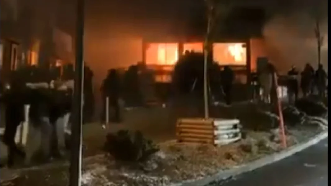 Bankar je ušao u pakao Crans-Montane i izvukao 10 dece, nakon poziva ćerke