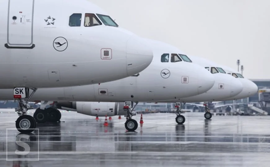 Generalni štrajk radnika u Francuskoj: Otkazani brojni letovi sa aerodroma u Parizu i Marseilleu