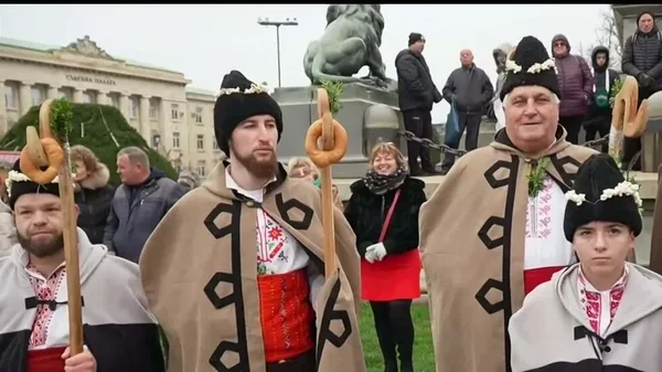 Koledari mole za zdravlje u centru Ruse