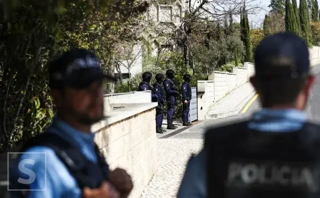 Horor na porodičnom odmoru: Tinejdžer nožem ubio oca, maćehu i sestru u apartmanu