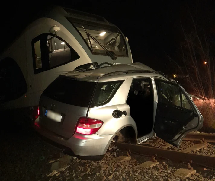 Četiri osobe poginule u automobilu koji se sudario sa vlakom kod Sátoraljaújhelyja