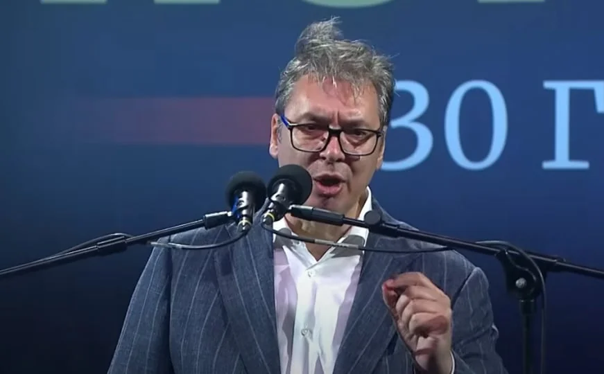 Vučić kao pokvarena ploča: Najavio novo obraćanje javnosti, građani ga ismijali