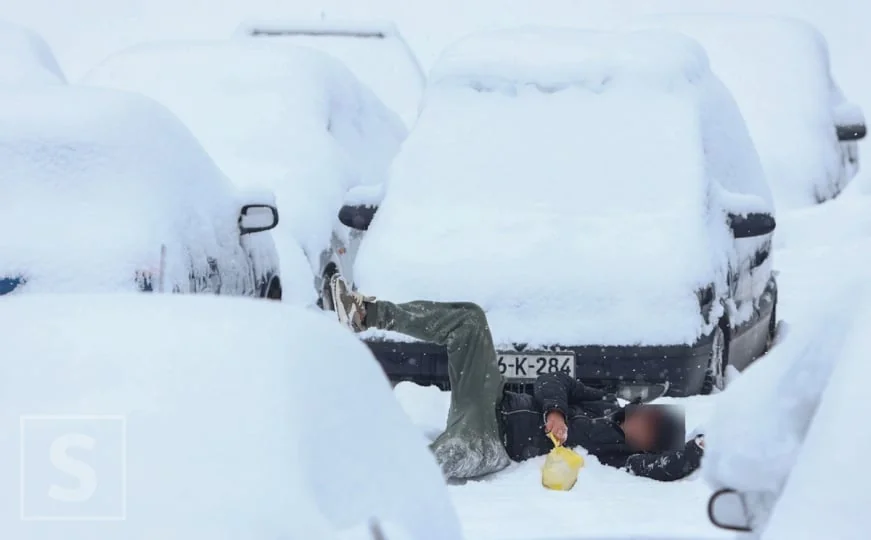 Građani, budite oprezni: Hitna pomoć KS bilježi sve više povreda zbog padova na snijegu i ledu