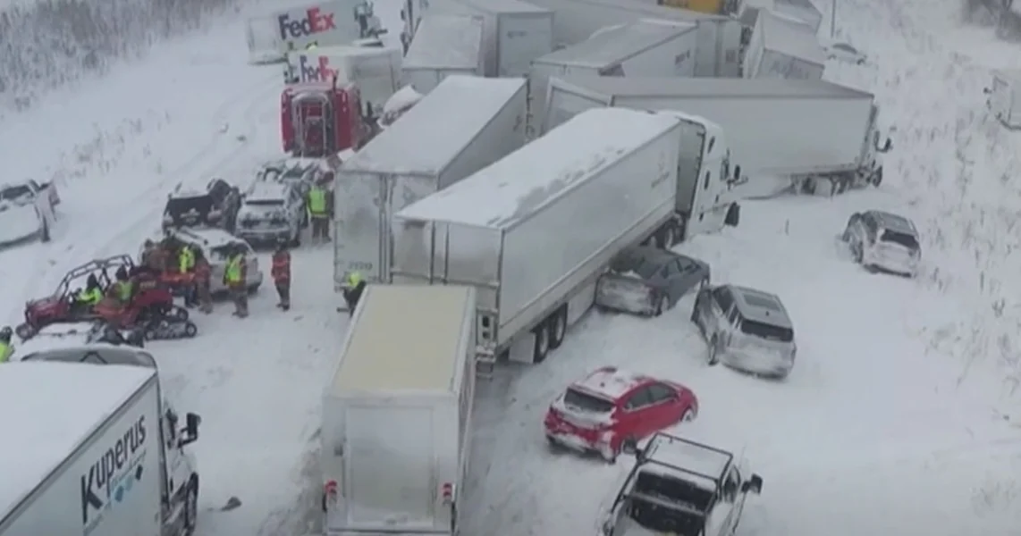 Karambol sa više od 100 vozila na zaleđenom autoputu u SAD. "Bilo je užasno samo čuti sve"