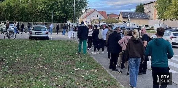 DVK produžio vreme za predaju glasova na biračkom mestu Omnia i na biračkom mestu Roje u Domžalama