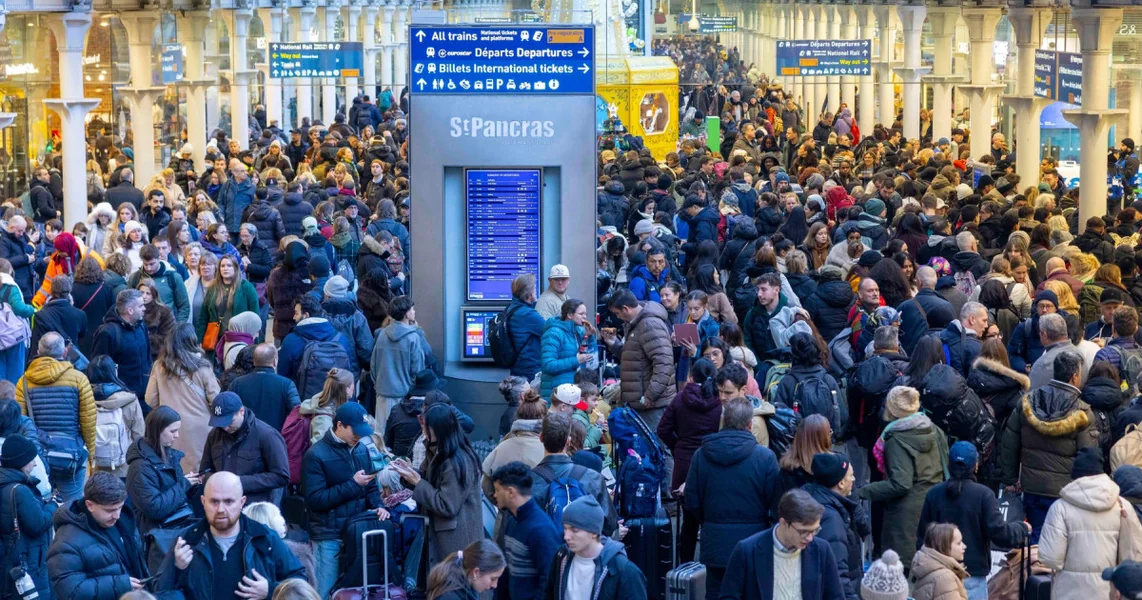 Haos pre dočeka Nove godine: kašnjenja Eurostara se nastavljaju. Hiljade putnika blokirane satima u Tunelu La Manche