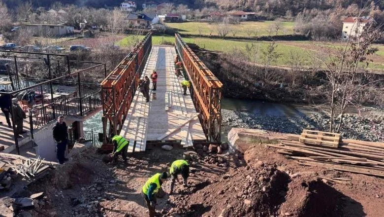 Oštećena od priliva reke Škumbin, Balla objavljuje snimke izgradnje mosta Xhyrës u Librazhdu