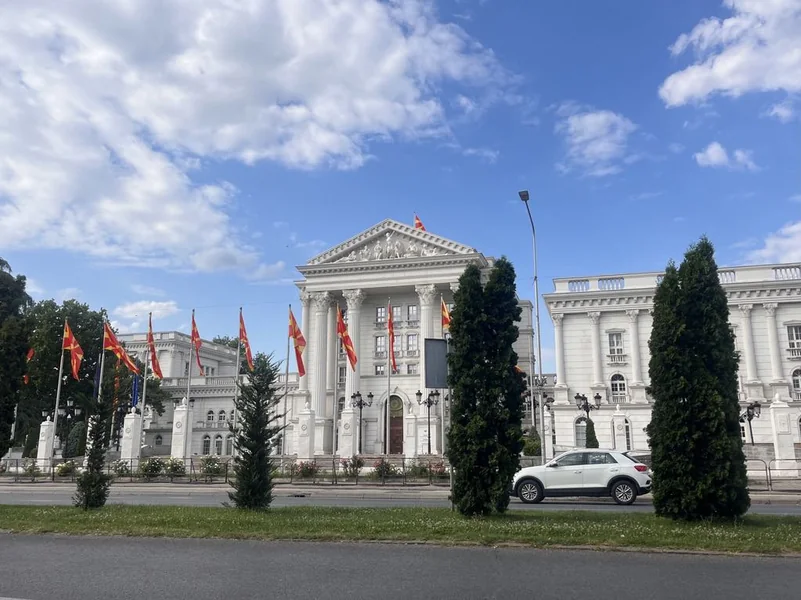 Ove godine javni dug je preko 11 milijardi evra, biće veći i državni dug