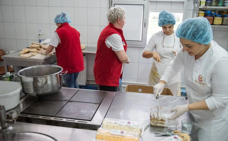 "Merhamet" Švedske donirao 120.000 KM za javne kuhinje širom BiH: "Svaka pomoć dobrodošla"