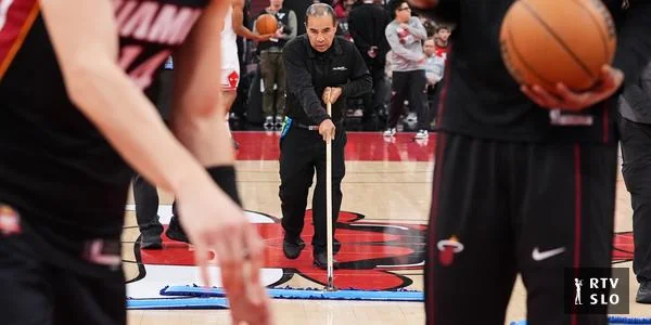 Klizav parket u Čikagu odneo utakmicu između Bikova i Vročica