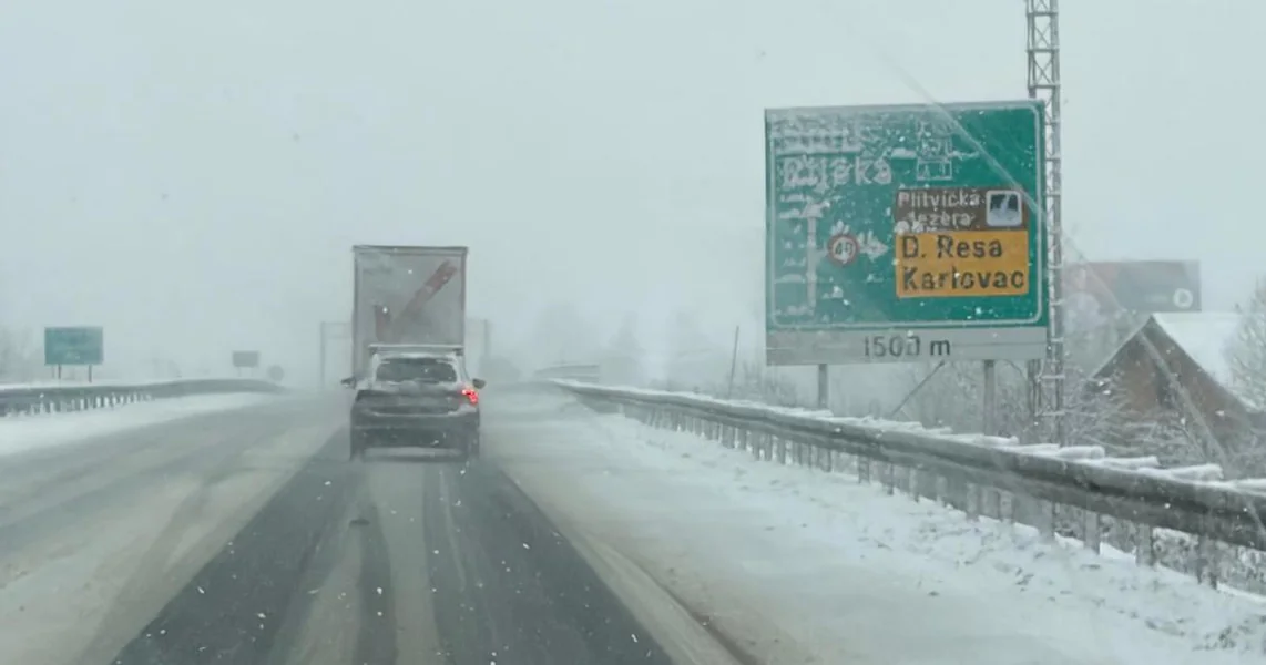 FOTO Pogledajte zatrpani autoputevi, led i sneg ima svuda