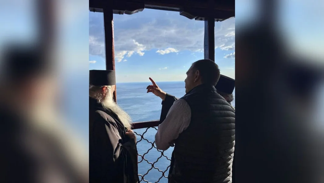 Aleksis Tsipras na Svetoj Gori: Objava sa stihovima Papakonstantinou i zalazak sunca u beskraj - Documento