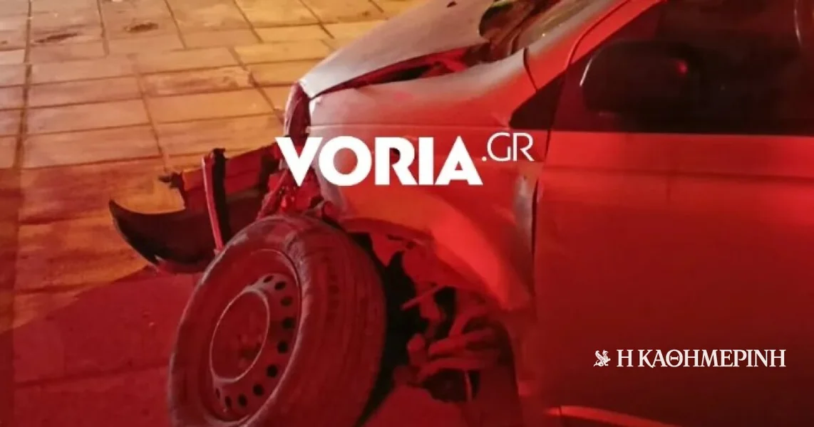 Solun: 24-godišnja vozačica pod uticajem alkohola udarila u 15 parkiranih automobila, kiosk i završila u prodavnici