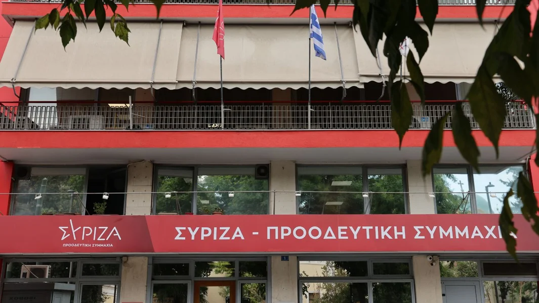 SIRIZA: Politika i organizaciona kontraofanziva pokušava Koumoundourou - Documento