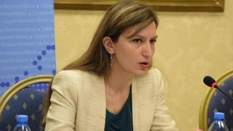 Uhapšena je direktorka Ministarstva unutrašnjih poslova Alma Bime! Zapalila je krevet bivšeg zajedničkog stanara i pretila radniku - Shqiptarja.com