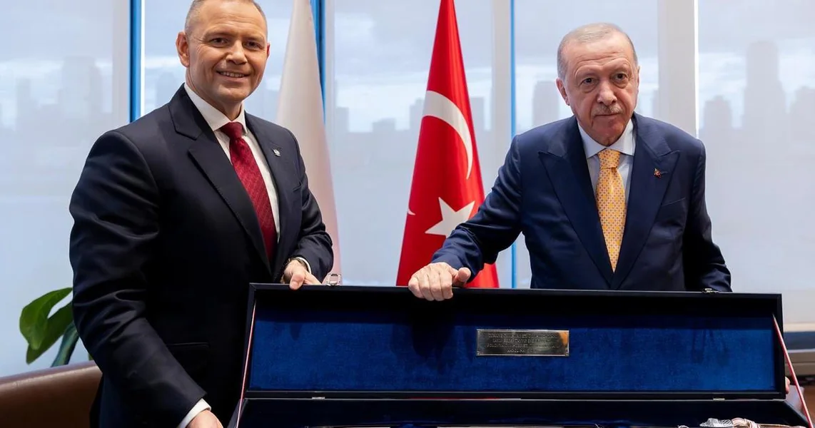 FOTO Erdogan Milanoviću i ostalim državnicima dijelio revolvere, evo kako mu je uzvratio poljski predsjednik