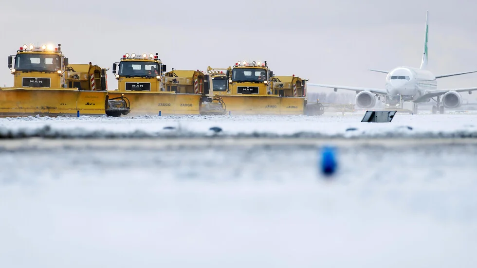 Oko 1000 ljudi bili su prinuđeni da provedu noć na aerodromu u Amsterdamu