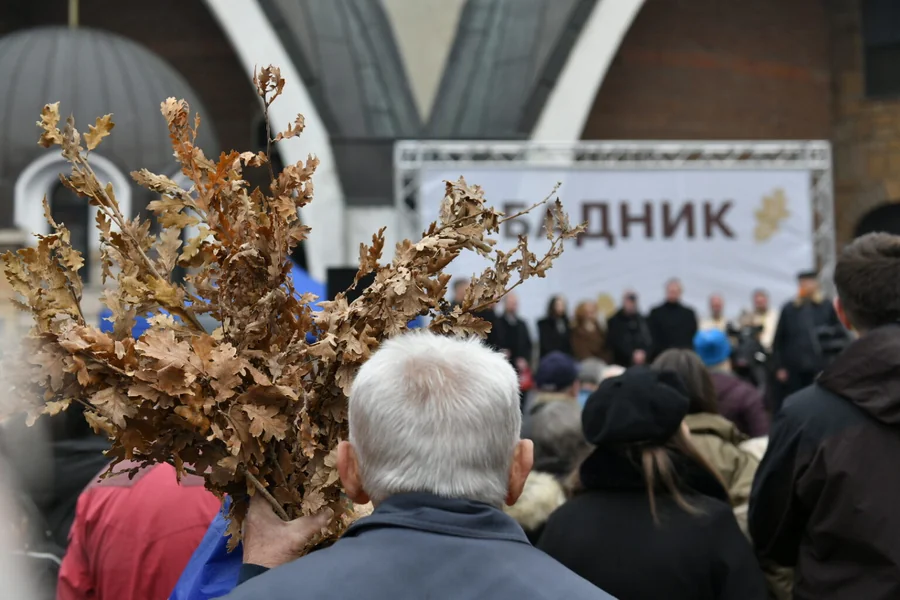 Pred Sabornim hramom Svetog Klimenta Ohridskog u Skoplju - Tradicionalna proslava Badnjika