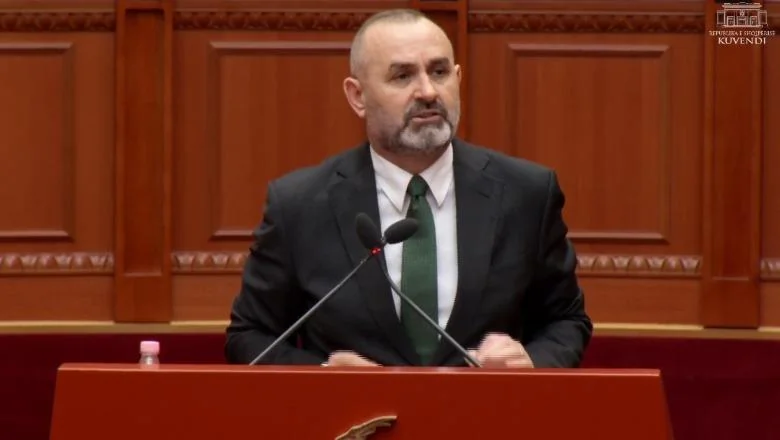 Agasi ga je udario šakom, Ulsi Manja demantuje Berishu: Tračevi s pijace, ti se trudiš svaki dan