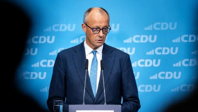 Nasilje nikad ne sme biti opcija, Merz iz Budve poruka o protestima u regionu: Nijedna strana ne sme da koristi nasilje!