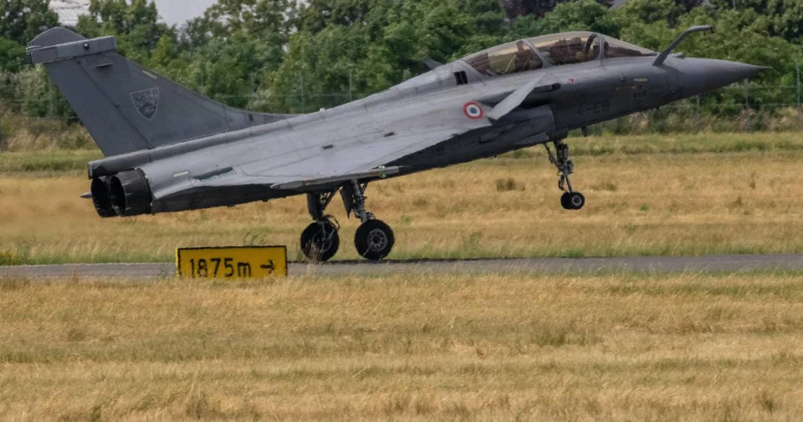 Dron ušao u zračni prostor članice NATO-a: Digli borbene avione i zatvorili aerodrom