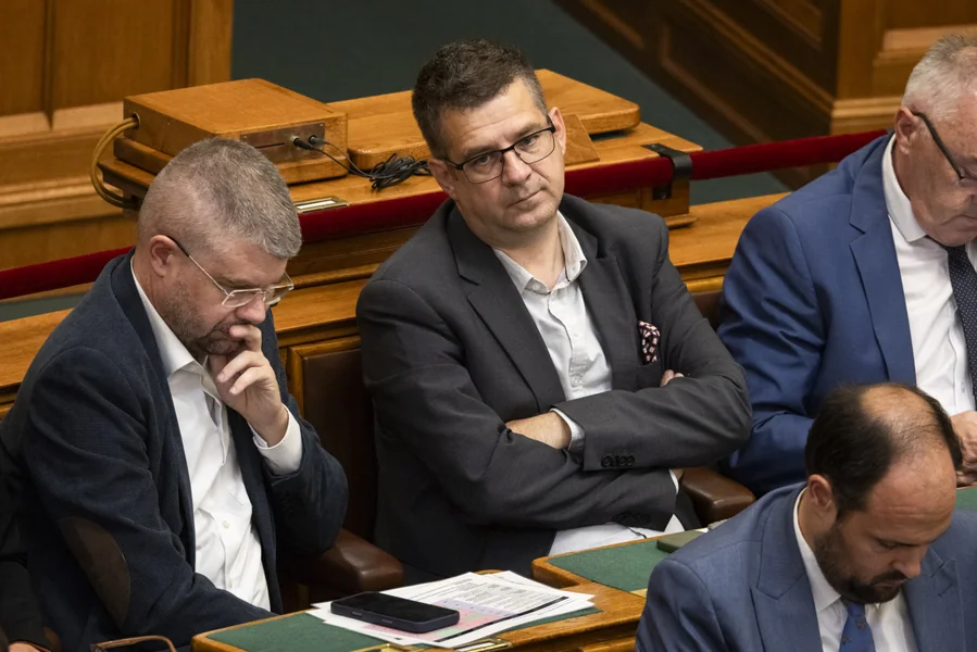 Parlament je suspendovao imunitet Miklósa Sesztáka iz KDNP-a u aferi korupcije vredne više milijardi forinti