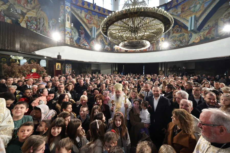 Siljanovska-Davkova: "Hristos se rodi, navistina se rodi" nije samo obična izjava, da pogledamo sebe - Nova Makedonija