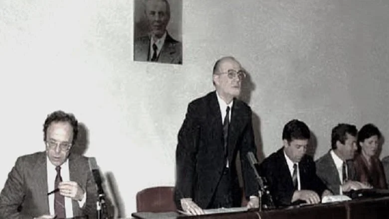 Da udarimo na huligane i razbojnike, da zaštitimo vlast koju smo krvavo osvojili: rasprave komunističkih lidera posle upada Albanaca u ambasade