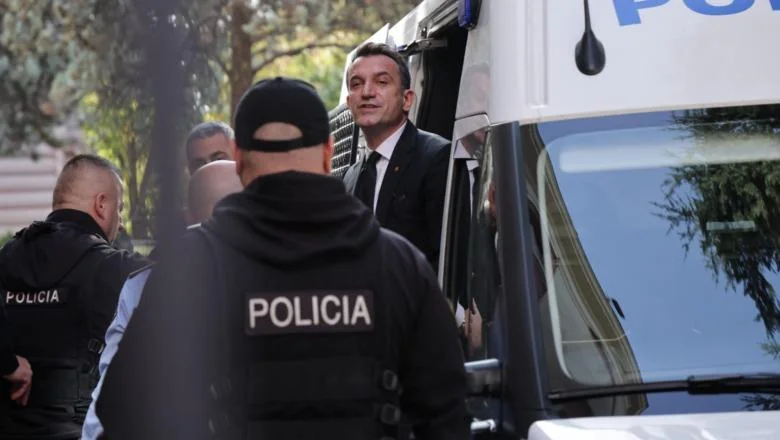 Odgodjena pripremna sednica u GJKKO, zatvorske službe zaboravljaju da prate Veliaj na suđenje! Ni odbrana nije uspela.