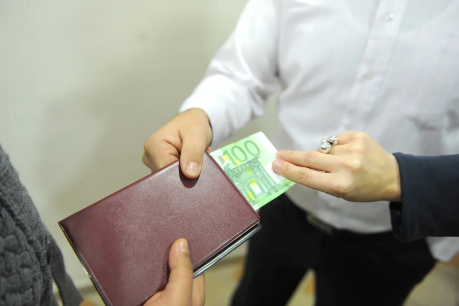 Ukrajinska antikorupcijska agencija optužila nekoliko poslanika za primanje mita - Nova Makedonija