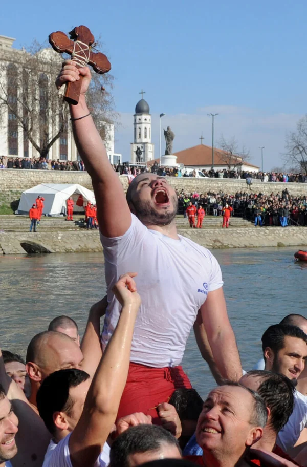 Pobeda na svetoto - Bog se javi! - Nova Makedonija