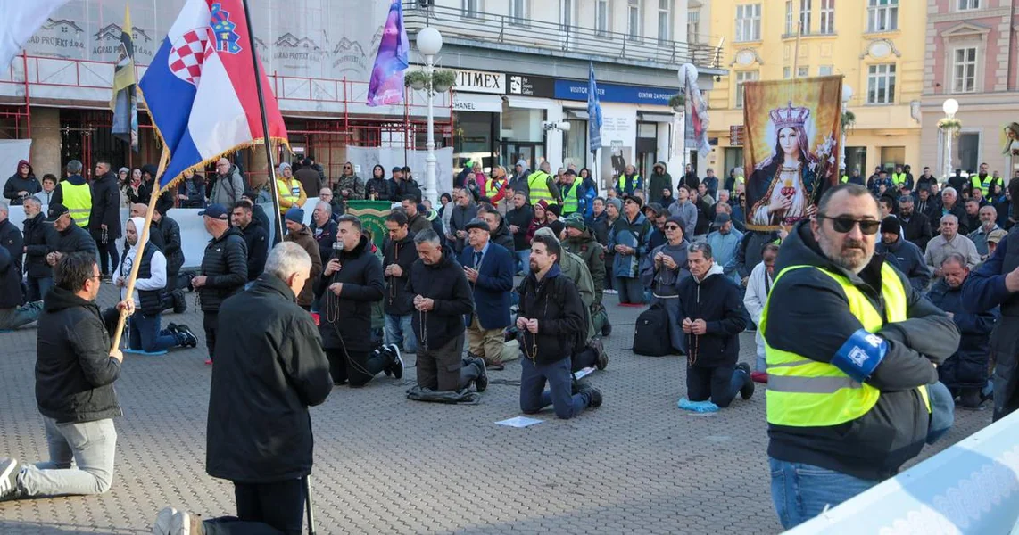 Svake prve subote ista predstava: Krunica zauzima trg i kontrolira tuđe živote
