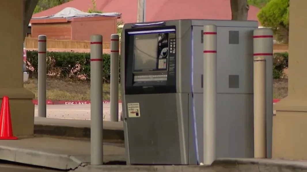 Neverovatna svota ležala je na vrhu bankomata – šta je uradio nalaznik