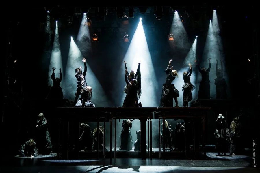 Spektakl za 80 godina MNT: Od 'Sunce, koliko je bliže sunce' do pitanja koliko smo bliži, a koliko daleko mi?