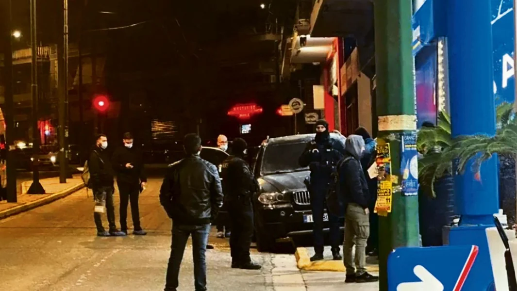 Devet na optužničkoj klupi zbog ubistva Zampounisa - Documento