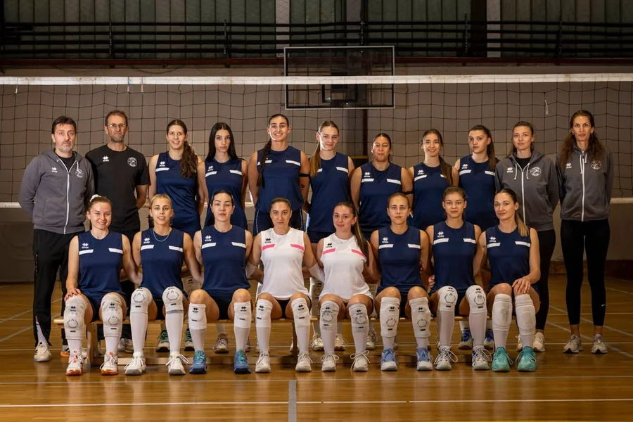 Šampion na kolena - Nova Makedonija