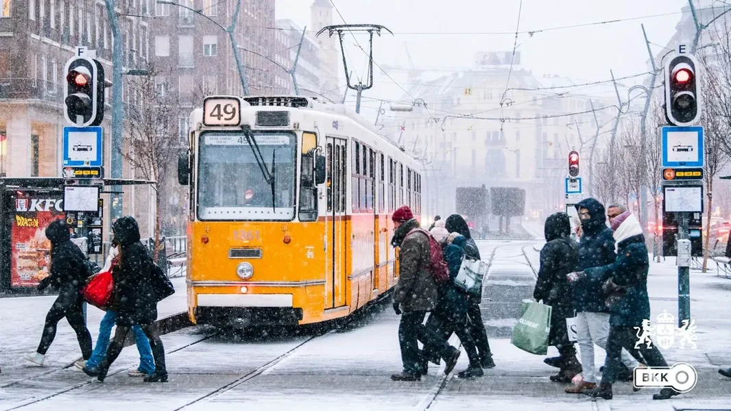Lázár János: Autobuski prevoz otežan je zbog snega, dok vozovi nemaju značajnijih zastoja - ORIGO
