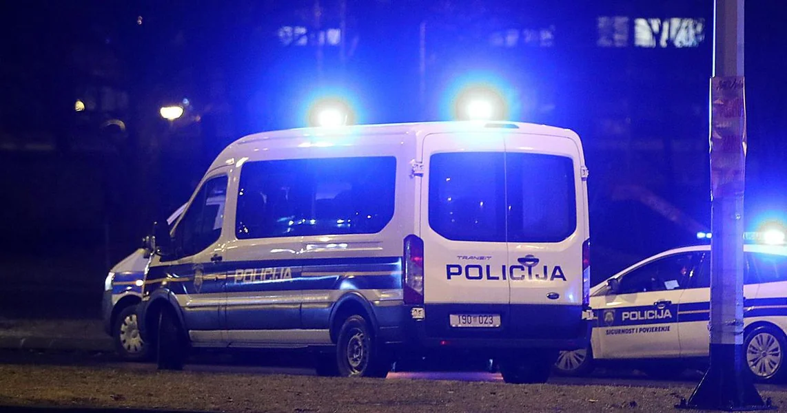 Užas na putu: Auto sleteo sa puta, poginula jedna osoba