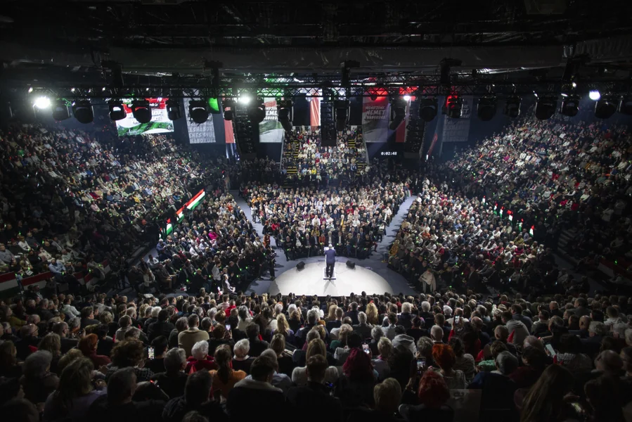 Orbán u Miskolcu: Odgovornost roditelja jer su im deca okrenula leđa vladi