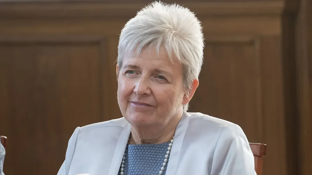 Rétvári Bence: suprug Lannert Judit zarađivao više od 50 miliona kao kekva-vagyonellenőr – ORIGO