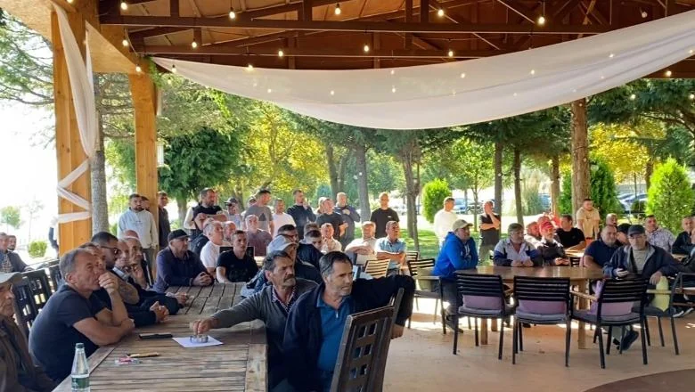 Diskusija o izborima u organizaciji za upravljanje ribolovom u Pogradecu, novi rukovodioci će upravljati aktivnostima na Ohridskom jezeru
