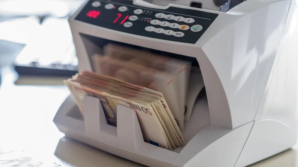 Da li su banke zakonito odbijale zamenu leva za maloletnike