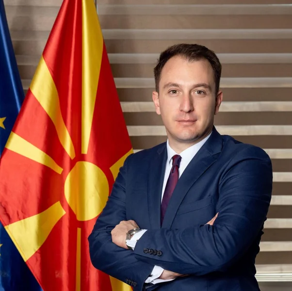 Vlade treba da obezbede osnovno nivo besplatan pristup do korisnih alata za veštačku inteligenciju, poručio Andonovski - Nova Makedonija